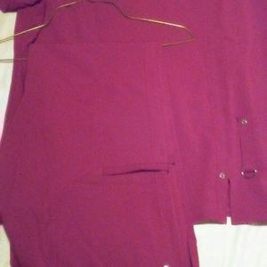Wallace College Scrubs. Shirt size Large Pants siz
